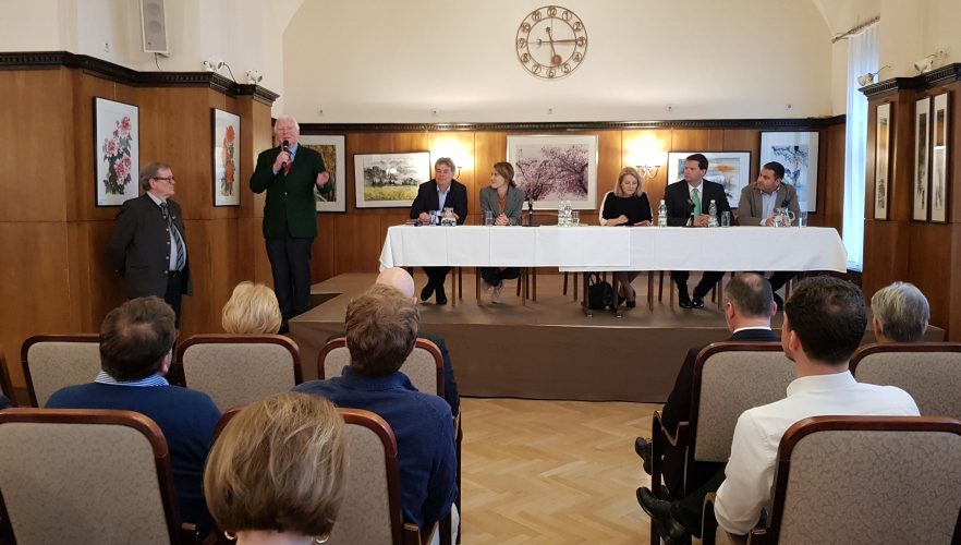 Spitzenkandidaten zu den Europaparlamentswahlen diskutieren im Hietzinger Amtshaus