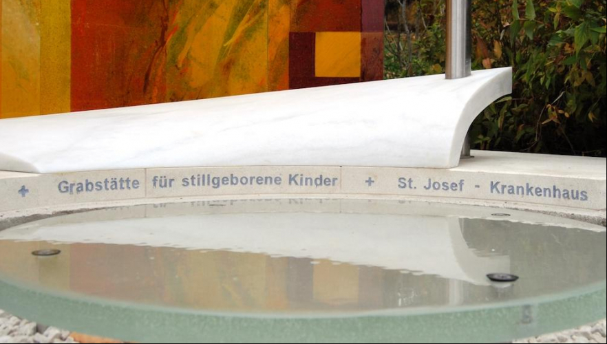 Erweiterung der Grabstätte für still geborene Kinder