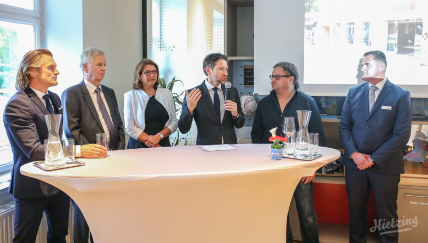 Große Eröffnungsfeier der „Erste Bank“