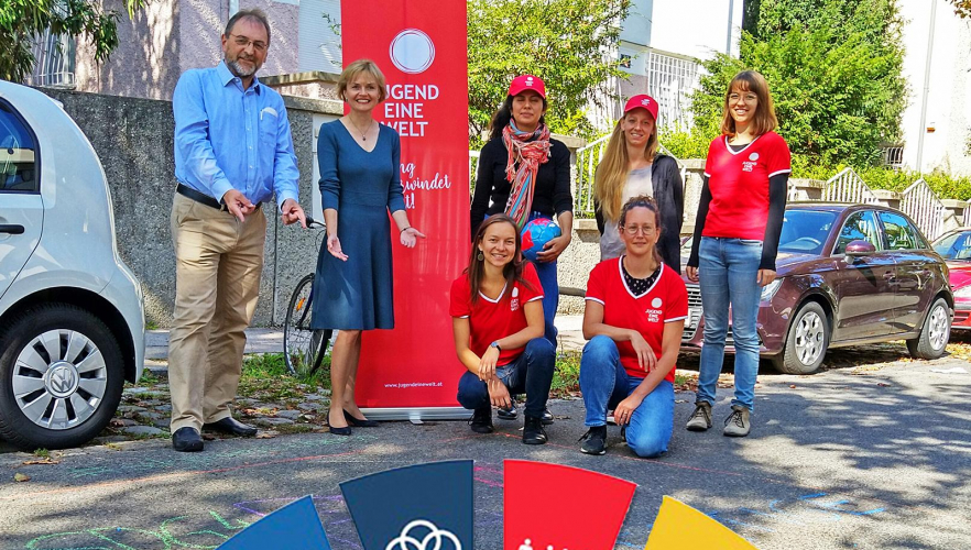 SDGs wurden auf Hietzinger Asphalt gemalt