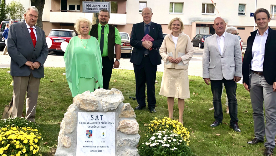 100 Jahre Siedlung Auhofer Trennstück (SAT) – Gedenksteinlegung mit Bezirksvorsteherin Mag. Silke Kobald
