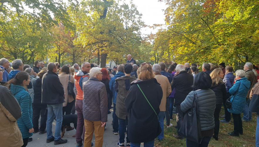Massive Proteste wegen Monsterbau-Projekt im Napoleonwald